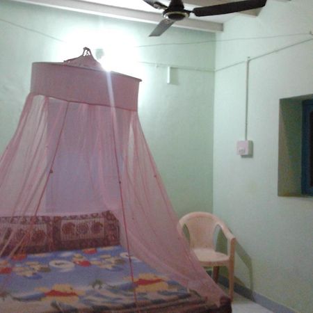 هامبي Om Shiva Guest House المظهر الخارجي الصورة